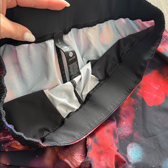 Lululemon Team Canada relaxed fit swift short 8” - Picture 3 of 5